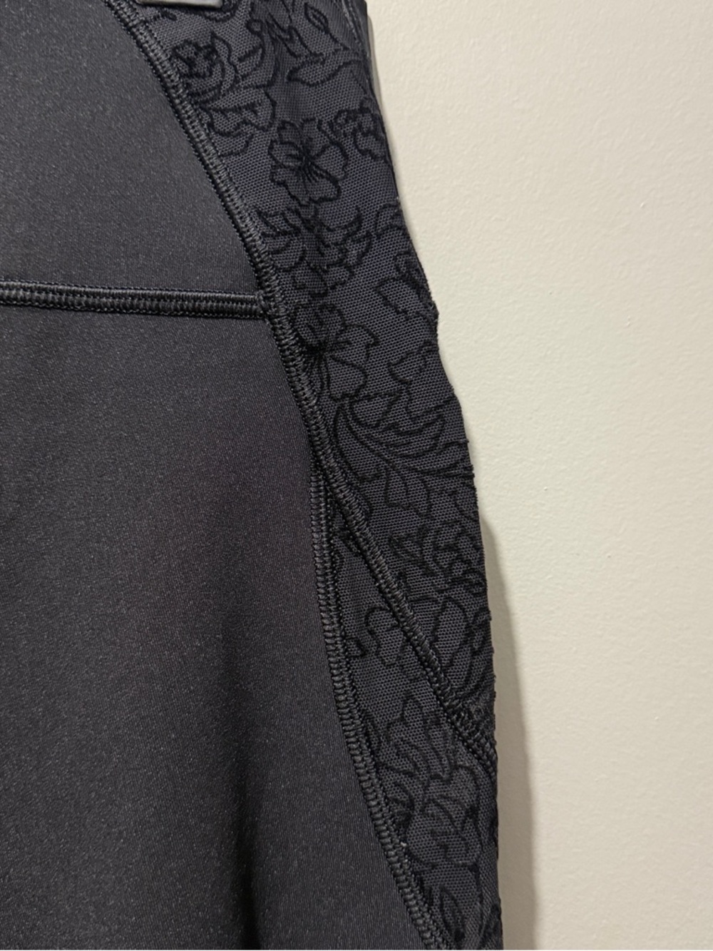 Lululemon Wunder Under High-Rise Tight - Black Lace - Picture 9 of 10